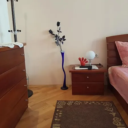 Bratanov Lazur 107 *